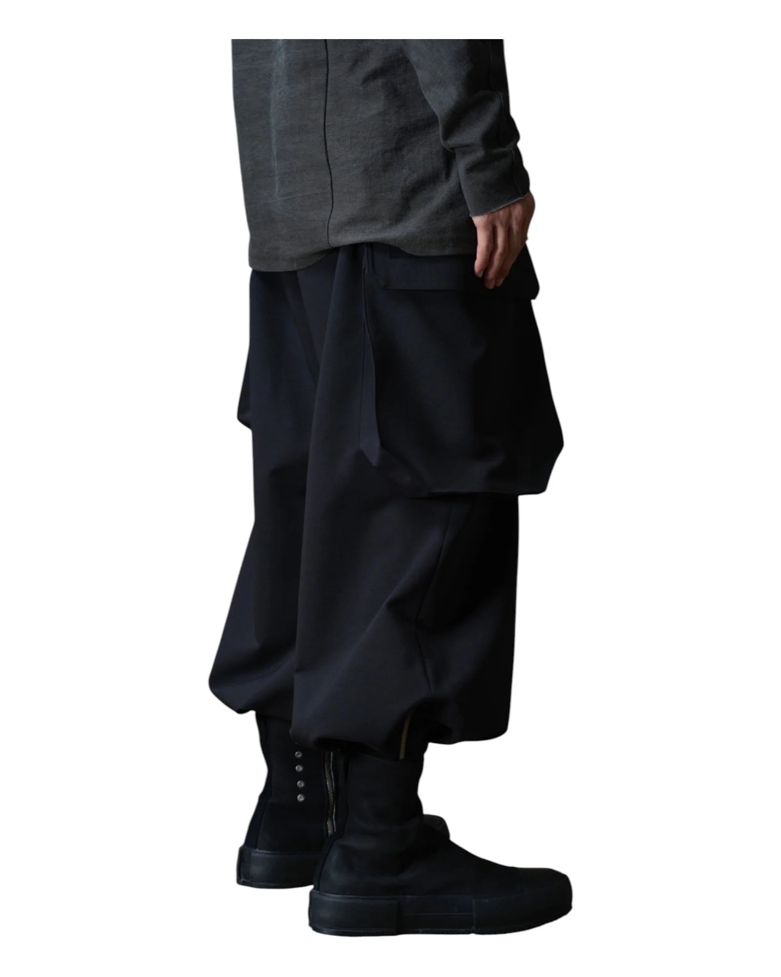 Devoa Cargo Pants Black - Image 4