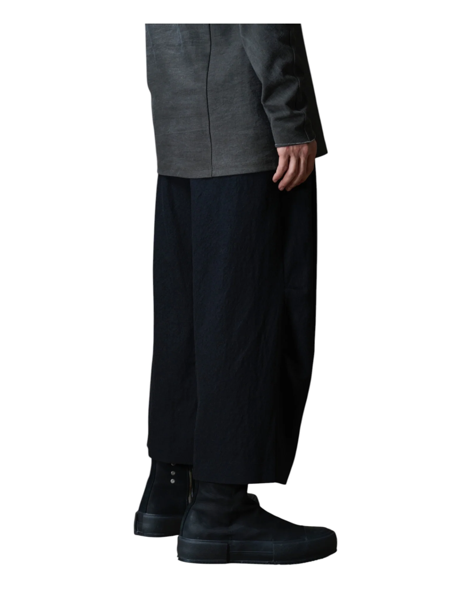 Devoa Cropped Pants Black - Image 4