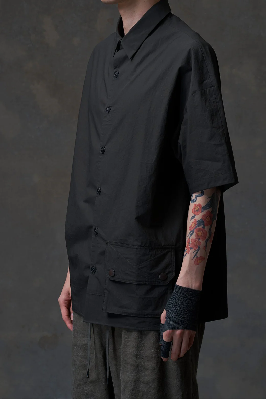 Devoa Hybrid Short Sleeve Shirt Black - Image 4