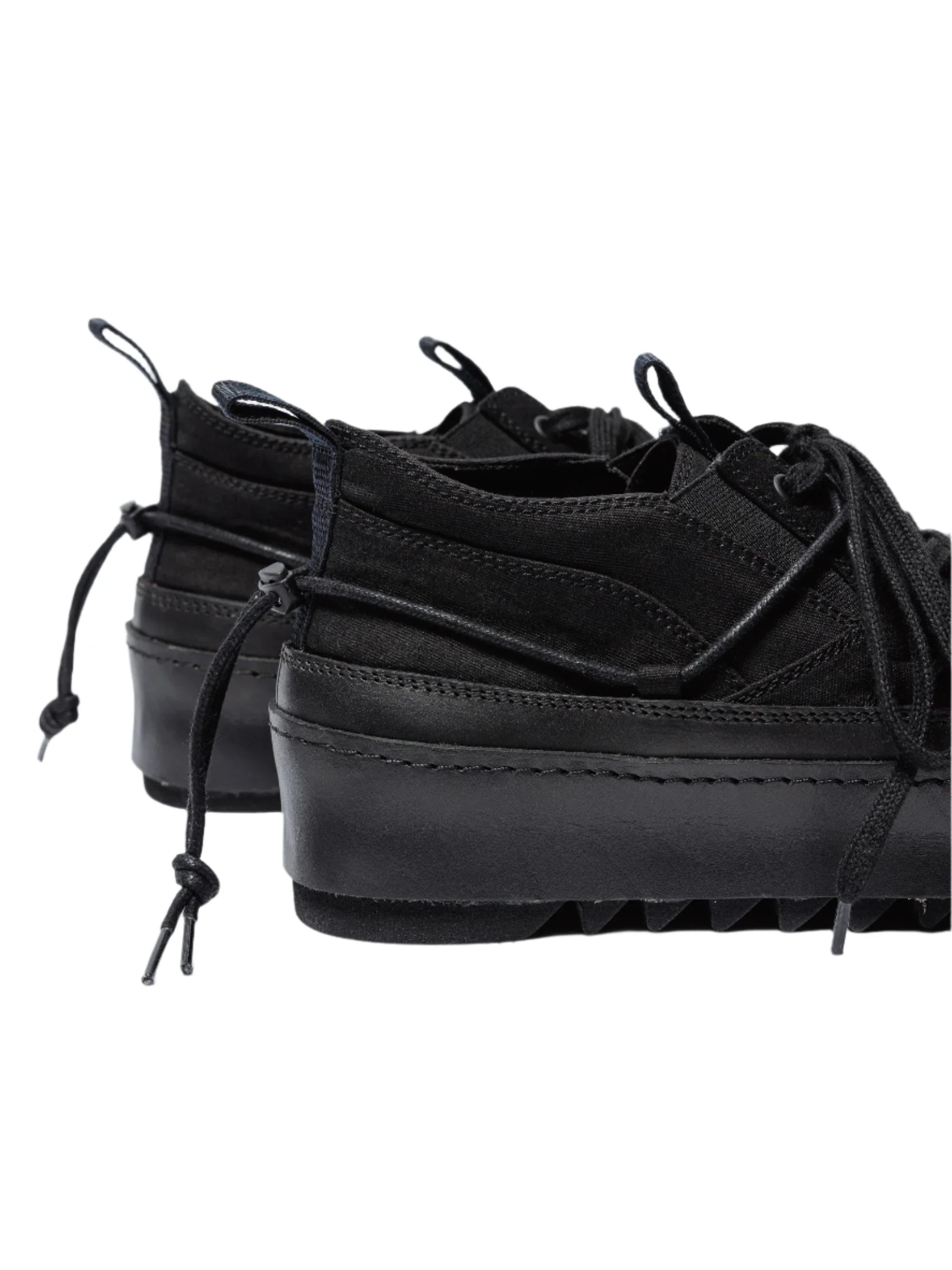 The Viridi-Anne Double Lace-up Shark Sneakers Black - Image 3