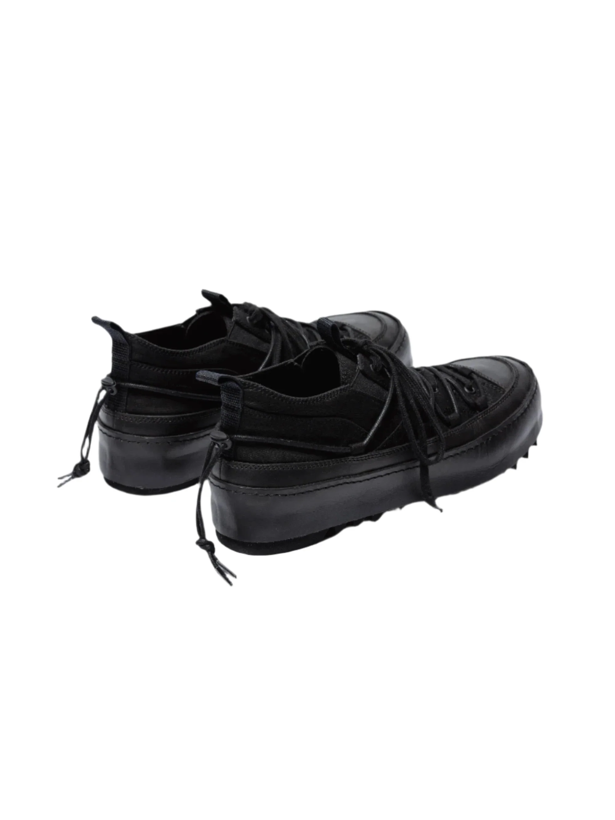 The Viridi-Anne Double Lace-up Shark Sneakers Black - Image 5