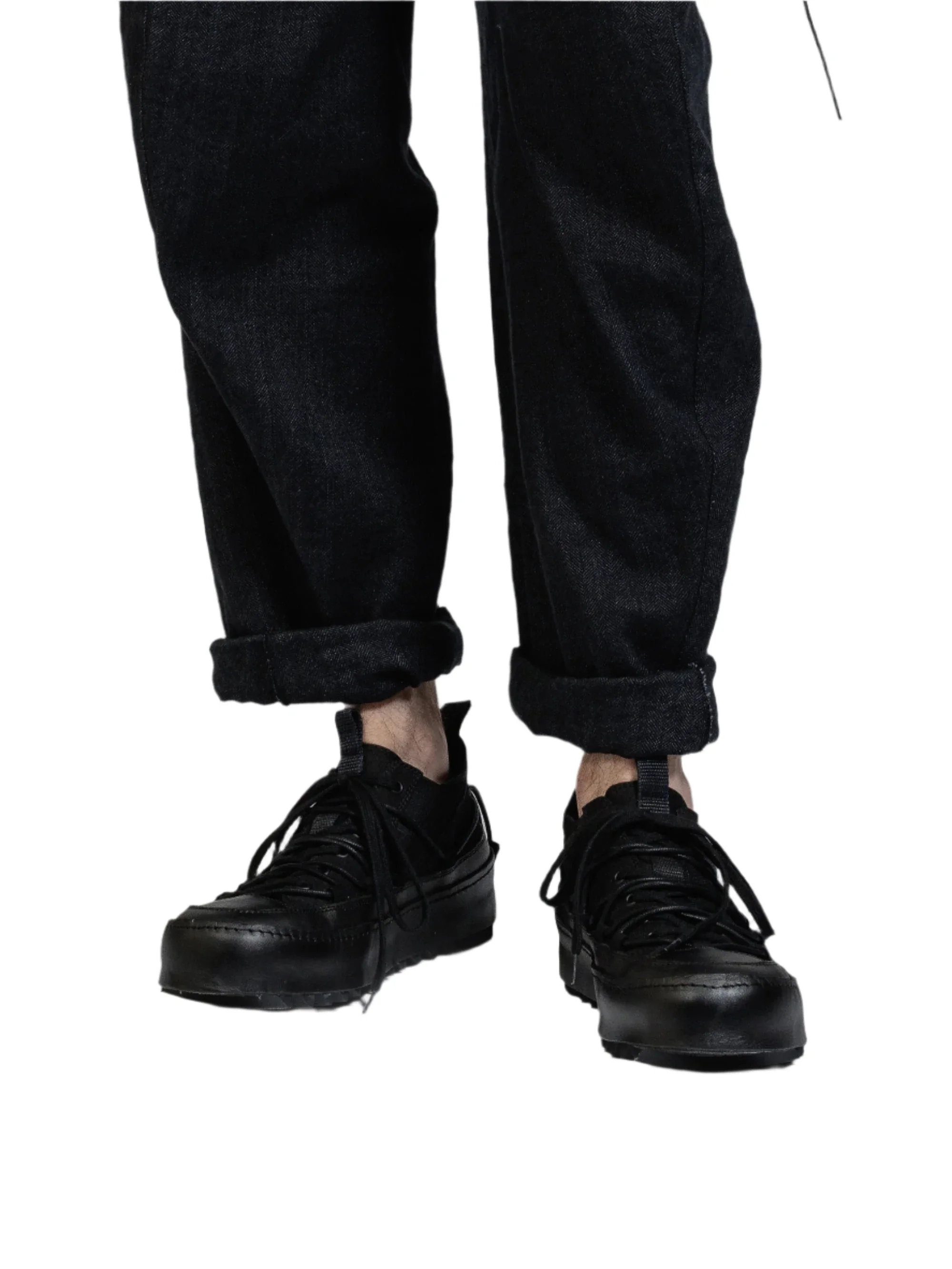 The Viridi-Anne Double Lace-up Shark Sneakers Black - Image 6